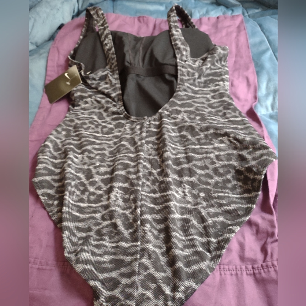 Nike NWT fun animal print bathing suit. - Picture 2 of 5